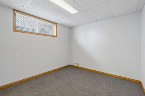 246 Mt Lorette Place Se, Calgary, AB - Indoor Photo Showing Other Room