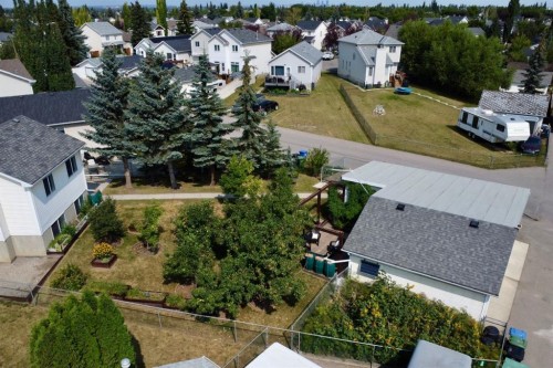 246 Mt Lorette Place Se, Calgary, AB - Outdoor