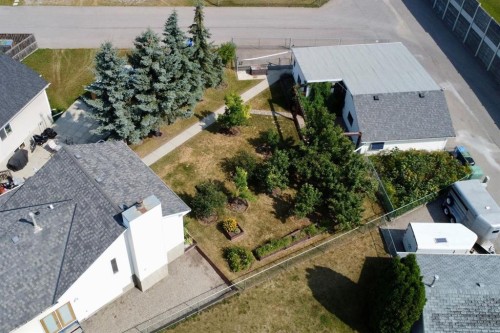 246 Mt Lorette Place Se, Calgary, AB - Outdoor