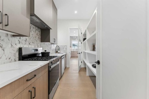 507 Waterford Rise, Chestermere, AB - Indoor Photo Showing Kitchen