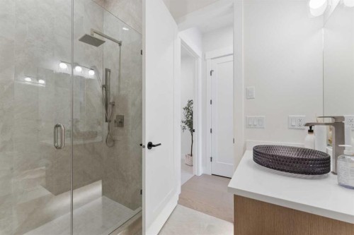 507 Waterford Rise, Chestermere, AB - Indoor Photo Showing Bathroom