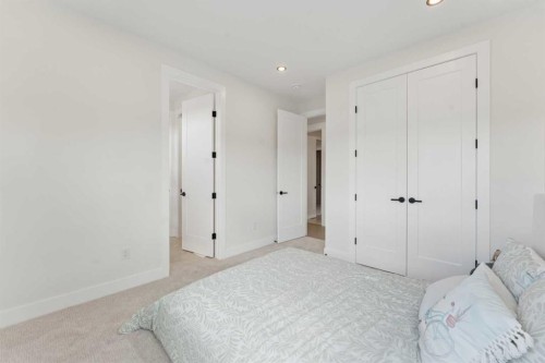 507 Waterford Rise, Chestermere, AB - Indoor Photo Showing Bedroom