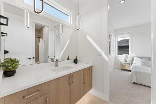 507 Waterford Rise, Chestermere, AB - Indoor Photo Showing Bathroom