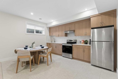 507 Waterford Rise, Chestermere, AB - Indoor Photo Showing Kitchen