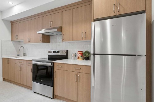 507 Waterford Rise, Chestermere, AB - Indoor Photo Showing Kitchen