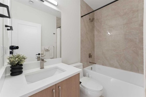 507 Waterford Rise, Chestermere, AB - Indoor Photo Showing Bathroom