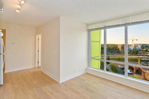 713-30 Brentwood Common Nw, Calgary, AB - Indoor Photo Showing Other Room