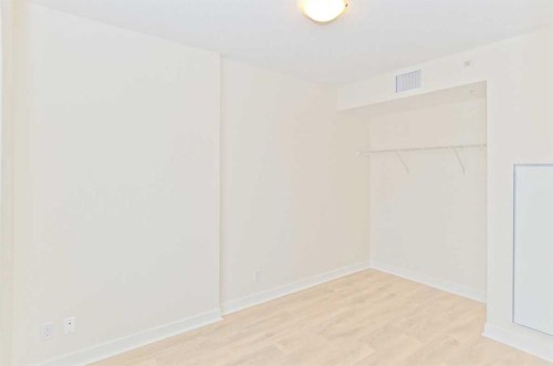 713-30 Brentwood Common Nw, Calgary, AB - Indoor Photo Showing Other Room