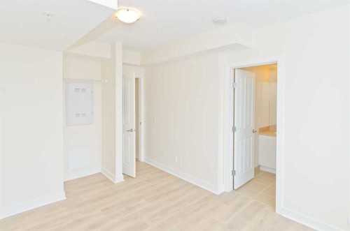 713-30 Brentwood Common Nw, Calgary, AB - Indoor Photo Showing Other Room