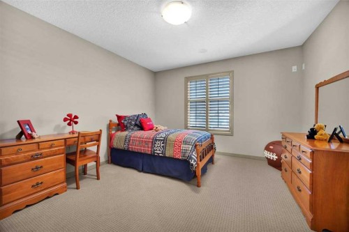 146 Springborough Point Sw, Calgary, AB - Indoor Photo Showing Bedroom