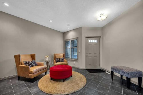 146 Springborough Point Sw, Calgary, AB - Indoor