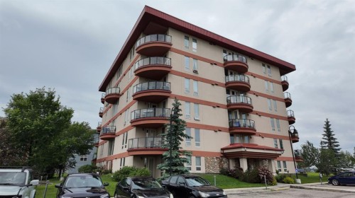 1103-105 Railway Avenue SW Airdrie, AB T4B 0E3