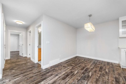192 Cove Rise Rise, Chestermere, AB - Indoor Photo Showing Other Room