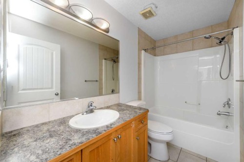 192 Cove Rise Rise, Chestermere, AB - Indoor Photo Showing Bathroom
