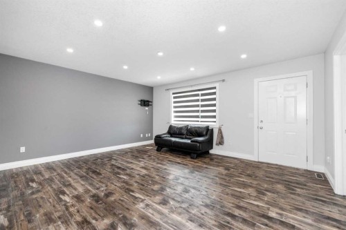 192 Cove Rise Rise, Chestermere, AB - Indoor Photo Showing Other Room