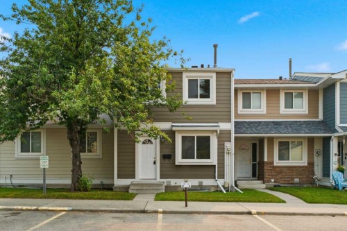 20 Georgian Villas Ne, Calgary, AB - Outdoor With Facade