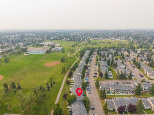 20 Georgian Villas Ne, Calgary, AB - Outdoor With View