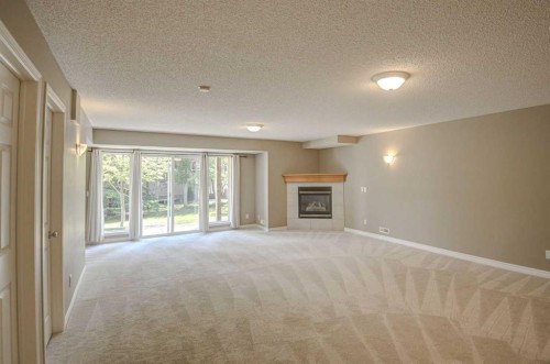 12 Straddock Villas Sw, Calgary, AB 