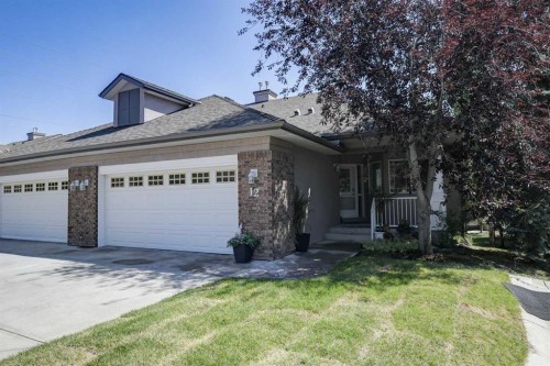 12 Straddock Villas Sw, Calgary, AB 
