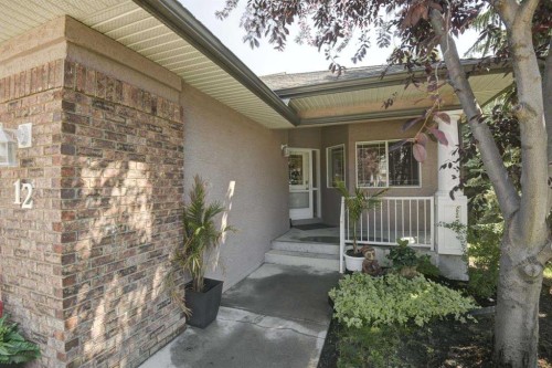 12 Straddock Villas Sw, Calgary, AB 