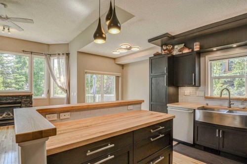 12 Straddock Villas Sw, Calgary, AB 