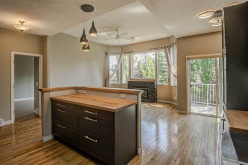 12 Straddock Villas Sw, Calgary, AB 