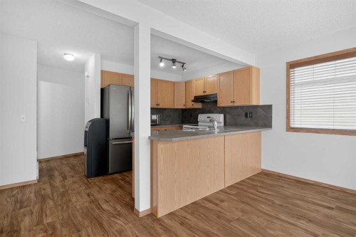 2337 Eversyde Avenue Sw, Calgary, AB - Indoor Photo Showing Kitchen