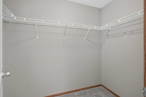 2337 Eversyde Avenue Sw, Calgary, AB - Indoor Photo Showing Other Room