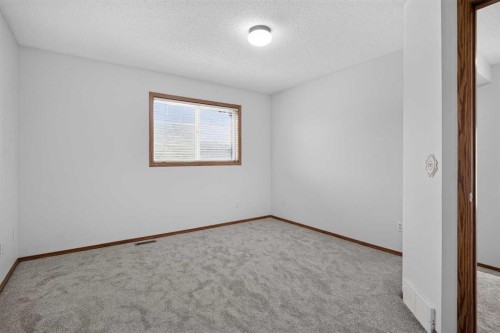 2337 Eversyde Avenue Sw, Calgary, AB - Indoor Photo Showing Other Room