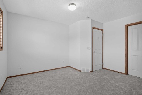 2337 Eversyde Avenue Sw, Calgary, AB - Indoor Photo Showing Laundry Room