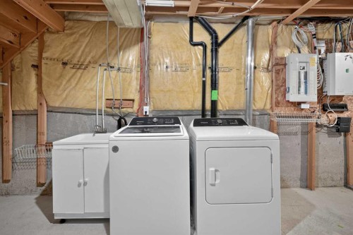2337 Eversyde Avenue Sw, Calgary, AB - Indoor Photo Showing Garage