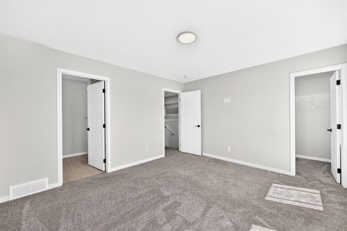 20 Corner Glen Avenue Ne, Calgary, AB - Indoor Photo Showing Other Room