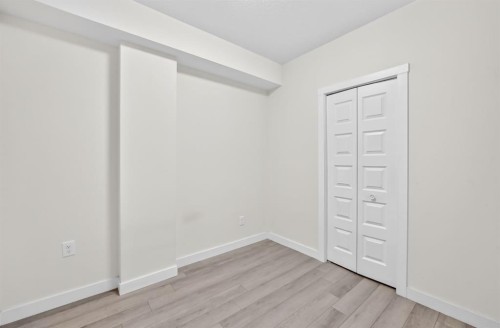 20 Corner Glen Avenue Ne, Calgary, AB - Indoor Photo Showing Other Room