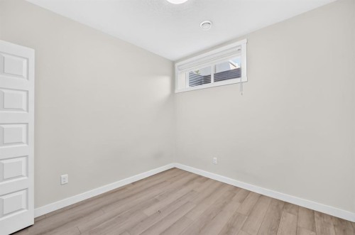 20 Corner Glen Avenue Ne, Calgary, AB - Indoor Photo Showing Other Room