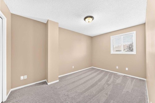 108 Douglas Glen Park Se, Calgary, AB - Indoor Photo Showing Other Room