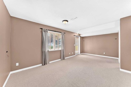 108 Douglas Glen Park Se, Calgary, AB - Indoor Photo Showing Other Room