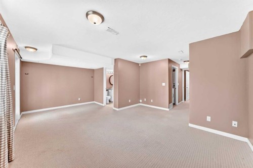 108 Douglas Glen Park Se, Calgary, AB - Indoor Photo Showing Other Room
