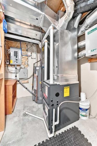 108 Douglas Glen Park Se, Calgary, AB - Indoor Photo Showing Basement