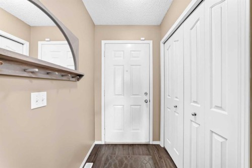 108 Douglas Glen Park Se, Calgary, AB - Indoor Photo Showing Other Room