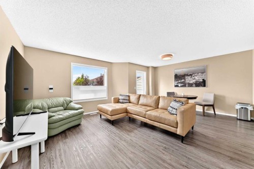 108 Douglas Glen Park Se, Calgary, AB - Indoor Photo Showing Living Room