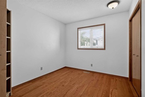 105 Riverview Court Se, Calgary, AB - Indoor Photo Showing Other Room