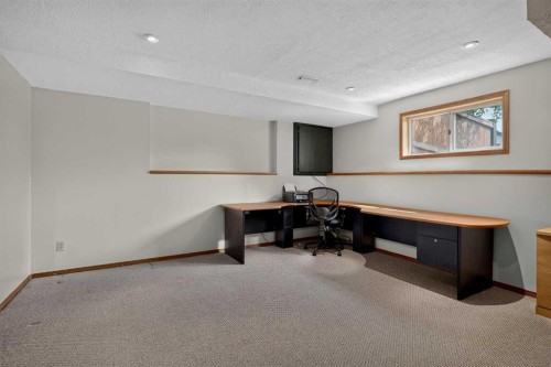 105 Riverview Court Se, Calgary, AB - Indoor Photo Showing Other Room