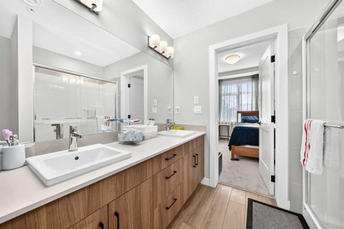 6106-200 Seton Circle Se, Calgary, AB - Indoor Photo Showing Bathroom