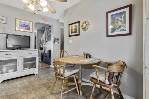 216 B Royal, Diamond Valley, AB - Indoor Photo Showing Dining Room