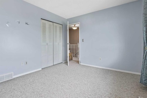 216 B Royal, Diamond Valley, AB - Indoor