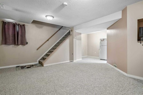 216 B Royal, Diamond Valley, AB - Indoor
