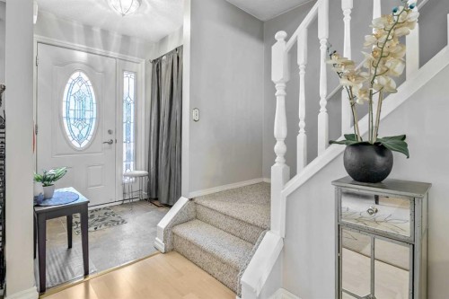 216 B Royal, Diamond Valley, AB - Indoor Photo Showing Other Room