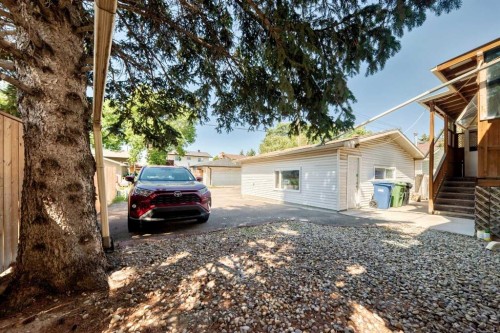 1823 65 Street Ne, Calgary, AB - Outdoor
