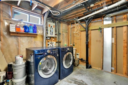 1015 Maitland Way Ne, Calgary, AB - Indoor Photo Showing Laundry Room