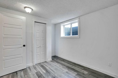 1015 Maitland Way Ne, Calgary, AB - Indoor Photo Showing Other Room